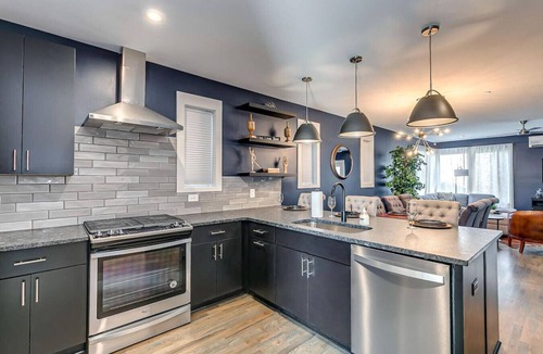 East Nashville Villa | Spacious Honky-tonk home near East Nashville with rooftop and game room