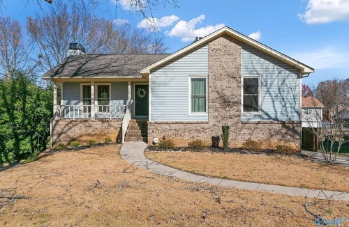 Huntsville House | Spacious house right in the heart of Huntsville (MidCity)