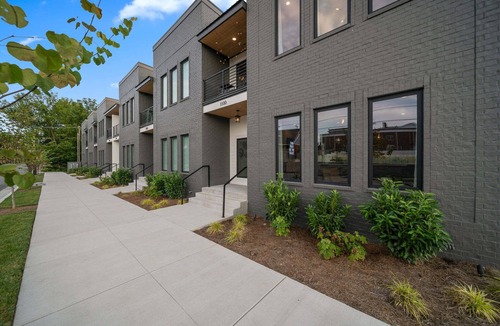 Eastwood House | Spacious Luxe Nash Home 🌟4BR Sleep 12🌟Theatre Room💥