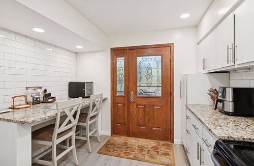 Plymouth House | Spacious, Modern 5-bedroom House with Hot Tub near Medicine Lake