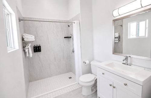 Little Italy Hotel | Spacious Room w/Artistic Flair & Gorgeous San Diego Skyline Views | 3 Units