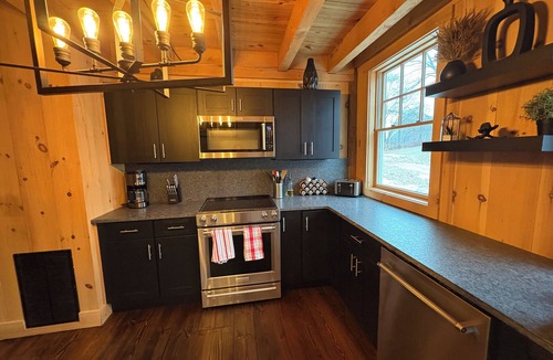 Springtown House | Spacious Barn House experience!