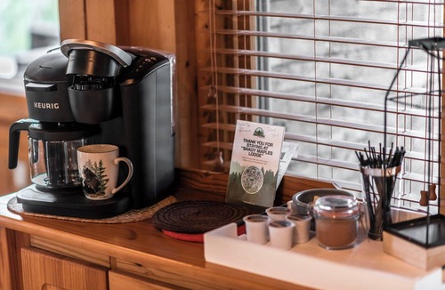 Townsend Cabin | Spectacular Mtn view ☛Hot Tub ☛Fire pit ☛Sleeps 13 ☛
