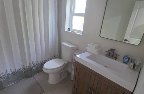 Rolando Village Apartment | Splendid 1-bedroom apartment in delightful La Mesa with AC and Laundry