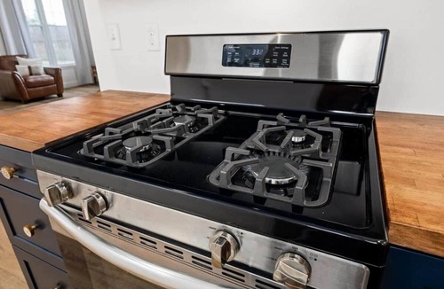 Washington House | Square Haven Duplex- Walk to Pubs Cafe & Ice Cream