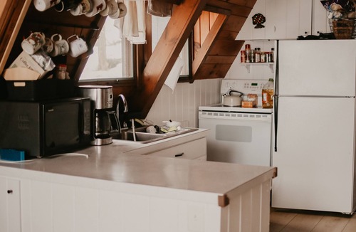 Richmond Cabin | Step Back in Time: Cozy Lakeside Retreat Vintage A-Frame Cabin on Horseshoe Lake