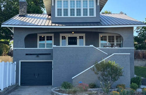 Pendleton House | Steps from Main Street and 10-15 minute walk to the roundup grounds.