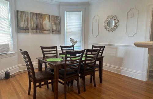 Pittsburgh Apartment | Stunning 3BR-Private Entrance-Renovated-Near City