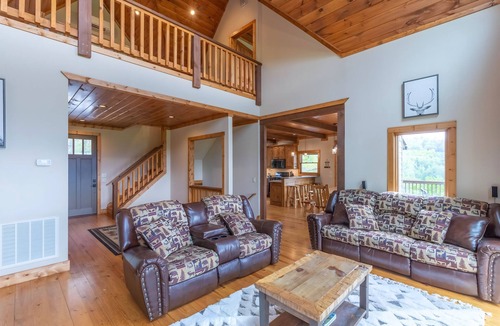 Franklin Cabin | Stunning Views and Hot Tub, at Beary Cozy Cabin