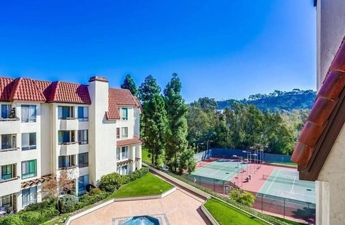 Mission Valley West Condo | Stylish Friars Road Residence Pool & Elevator