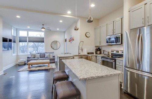 Edgehill Villa | Stylish Home - Private Rooftop - Perfect Location