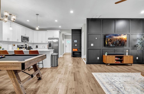 Atlanta House | Stylish Modern Boho Luxe Oasis Near Downtown ATL w/Spa & Firepit