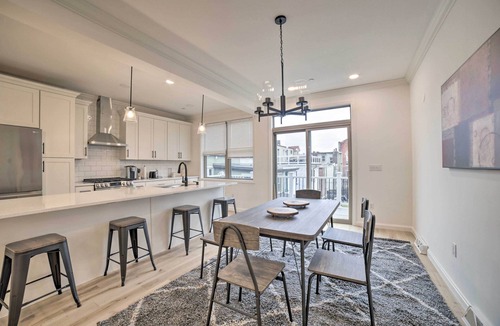 Mexican War Streets House | Stylish Pittsburgh Townhouse w/City Views!