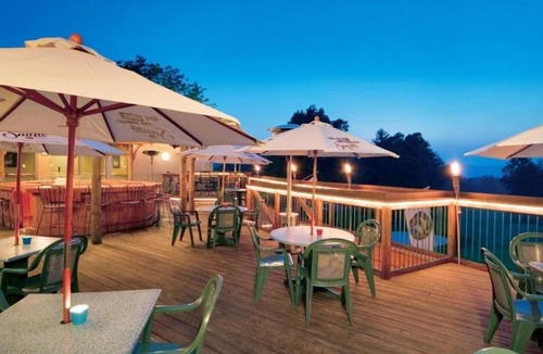 Cheat Lake Apartment | Stylish Unwind: Studio at Lakeview Golf Resort