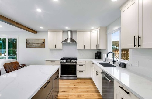 Everett House | Sunny 3BR Retreat Near Everett Waterfront