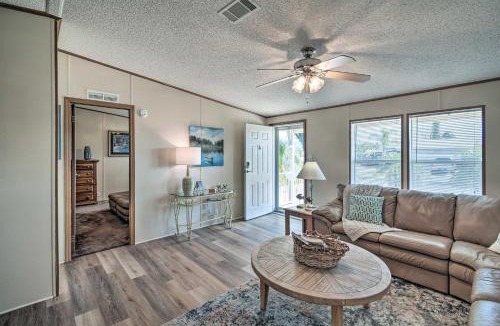 Welaka House | Sunny Waterfront Welaka Home w/Private Dock!