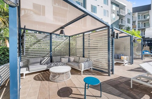 Kearny Mesa Apartment | Sunset Penthouse: Pool, Spa, Gym, Games, & Parking