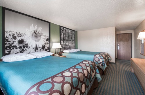 Devils Lake Hotel | Super 8 by Wyndham Devils Lake