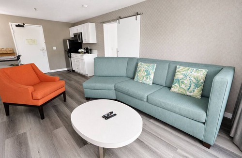 Little Italy Hotel | Sustainable Room Perfect for Eco-Conscious Guests in Little Italy | 3 Units