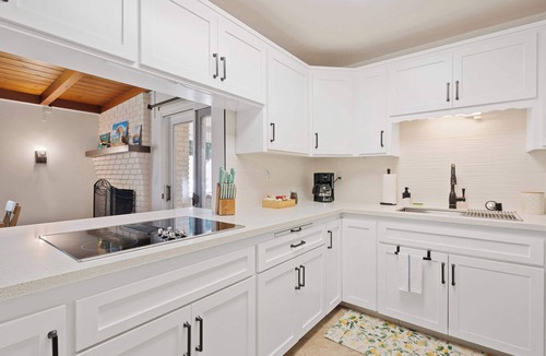 Clairemont Mesa East House | Sweet Escape | Family Retreat | Vibrant | Spa