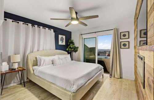 Mission Hills House | The California - On Top of San Diego in a Hot Tub