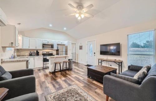 Cedar Creek House | The Creek House