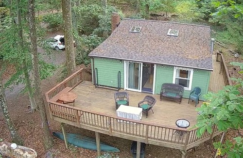 Aspers Cabin | The Green Glade Cabin Cozy Retreat near Gettysburg Farm Stay Orchard Views