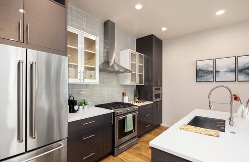 Ballard Villa | The Landing | Modern Townhome w/Rooftop Deck