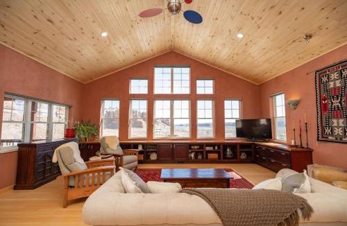 Bluff House | The Retreat at Calf Canyon