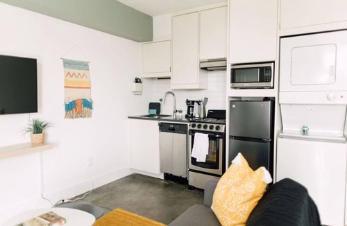 Virginia Highland Apartment | The Rooney – Walk to Ponce City Market