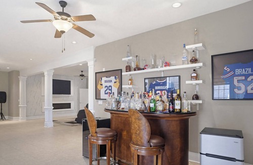 Villa Rica House | The Shady Tree Escape with a free rental car for Major International Sporting Event