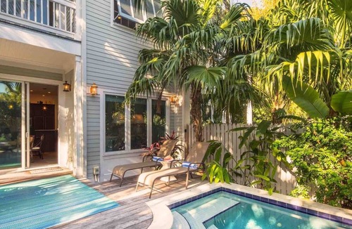 Old Town House | *THE SMILING IBIS @ OLD TOWN* Home & Pool + Last Key White Glove Service.