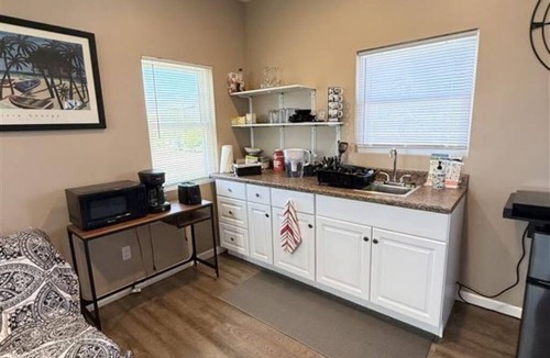 Clairemont Mesa West Apartment | The studio apartment in Clairemont - New AC unit