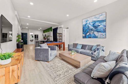 Mission Valley East Apartment | The Tuscan Penthouse 2 bedroom Suite/Family Getaway!