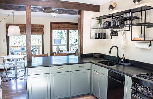 Buffalo Gap House | The Yellow Treehouse by the Lake - NO CLEANING FEES!