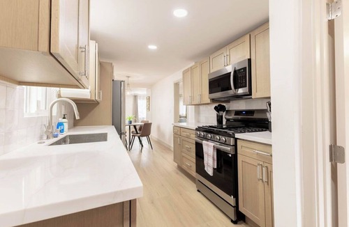 North Park House | This newly furnished 30+day rental is located in North Park/University Heights—one of San Diego's best local food and nightlife neighborhoods. A great central base for exploring the city!