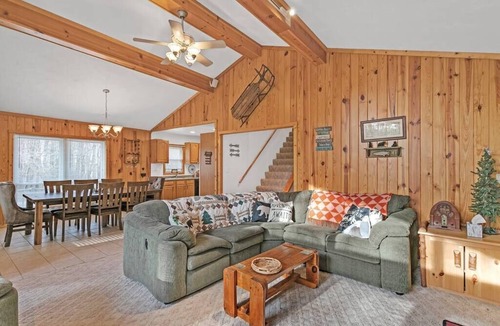 Champion House | Trailside Chalet featuring Wrap Around Deck & Private Hot Tub just outside of 7 Springs Resort