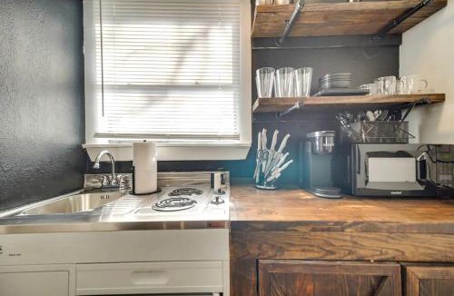 Gentry House | Tranquil Ozarks Studio Retreat with Woodland Views, Near Fishing, Hiking & Gentry, AR