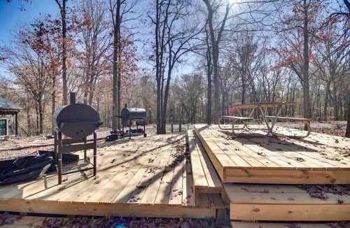 Gentry House | Tranquil Ozarks Studio Retreat with Woodland Views, Near Fishing, Hiking & Gentry, AR