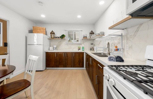 North Clairemont House | Travelers Retreat! Central-Coastal San Diego Location. Pet Friendly!