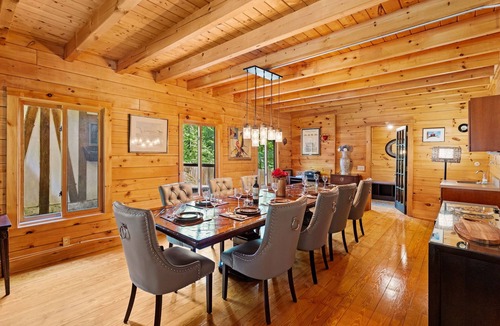 Quakertown Bed & Breakfast | Ultimate Cabin Getaway w/Hot Tub, Fire Pit and Lake to Recharge and Unwind!