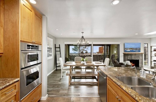 Del Mar Heights House | Updated, bright End Unit. 2 bed, 2 bath retreat. Amazing Views, Walk to beach.