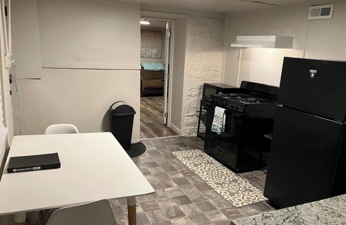 Hannibal Apartment | Updated efficiency unit attached to the Parlor on Paris - Rent both and save