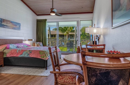 Napili Condo | Updated Studio, AC, steps to beach