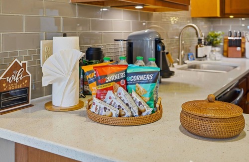 Buford Highway House | Upscale Retreat EV Charging Pet Friendly