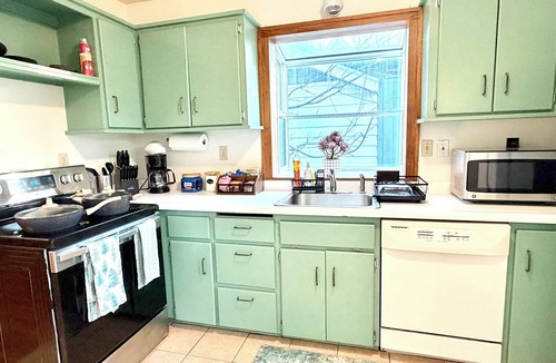 Minneapolis House | Urban Hideaway Como, U of M, Stadiums, downtown Mpls & St Paul, MOA, MSP AirPort