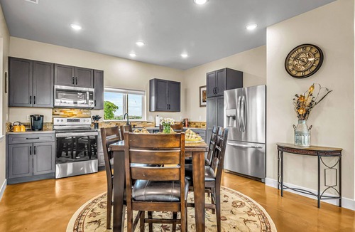 Mesa County Cottage | Views in Every Direction, Adjoins Golf, minutes to Miles of Bike & Hiking trails
