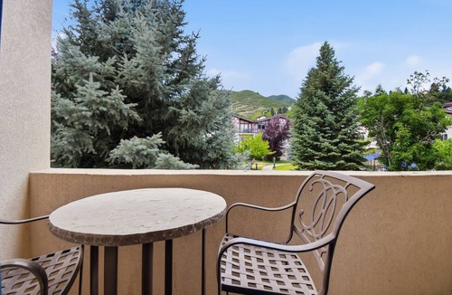 Zermatt Villa | Villa 2080 1 Bed 1 Bath Full Kitchen in the heart of Midway Utah