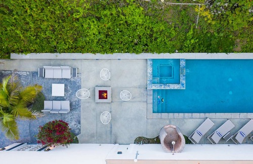Hidden Valley House | Villa Valencia