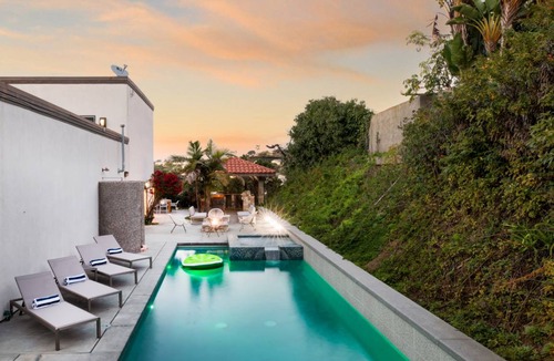 Hidden Valley House | Villa Valencia